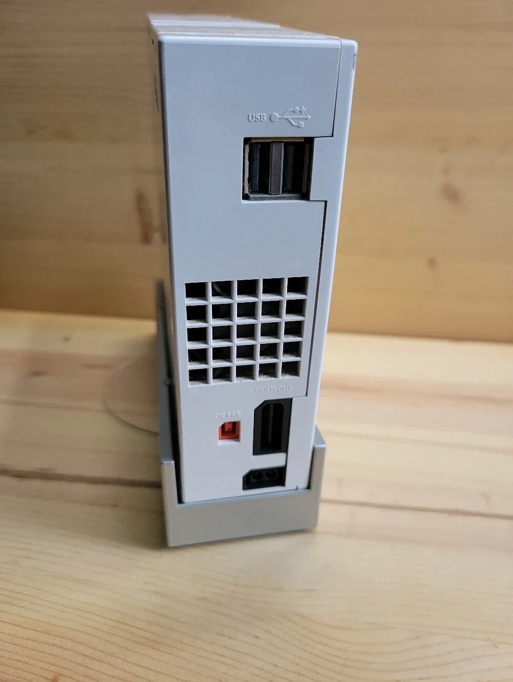 Nintendo Wii Console FOR PARTS OR REPAIR (Powers on, Wont Read disc's)